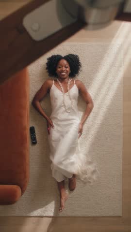 LOOK 04: Ivory silk gown & pearls